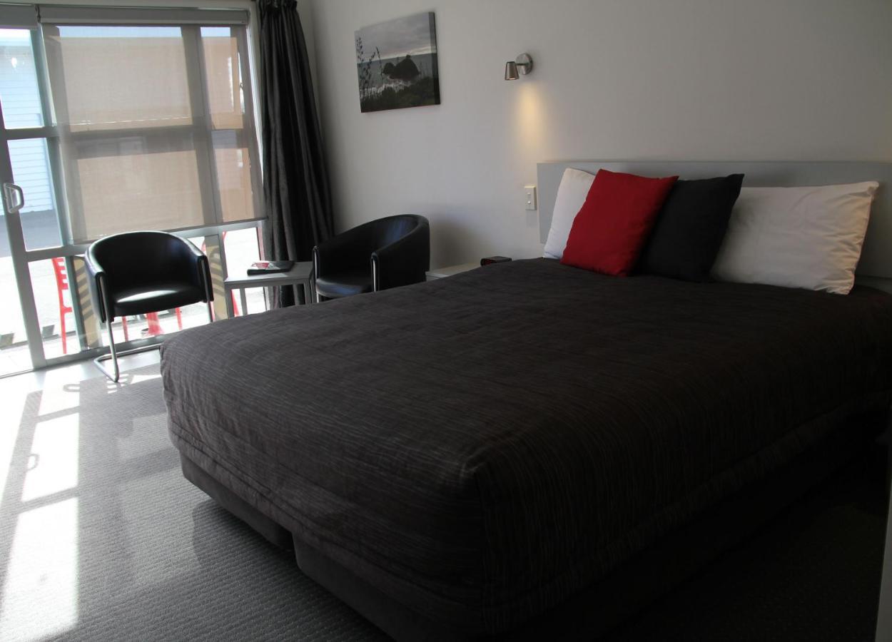 Pukekura Motor Lodge New Plymouth Exteriör bild A room at the hotel