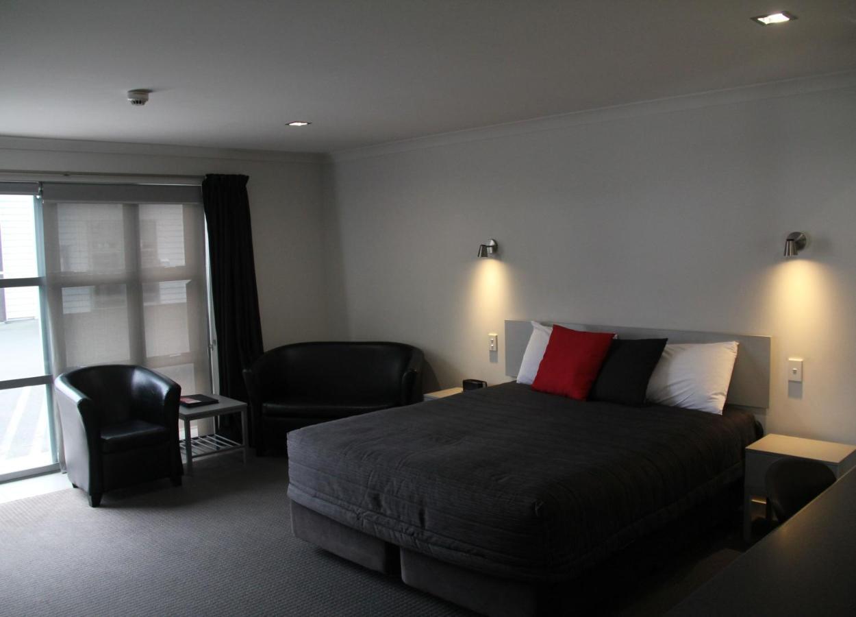 Pukekura Motor Lodge New Plymouth Exteriör bild A typical motel room
